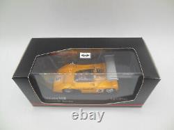 Rare Minichamps 530 694305 1969 McLaren M8B Can Am Rn 5 D Hulme 143 Scale